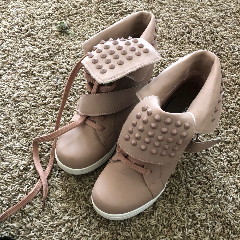 Wedge sneakers
